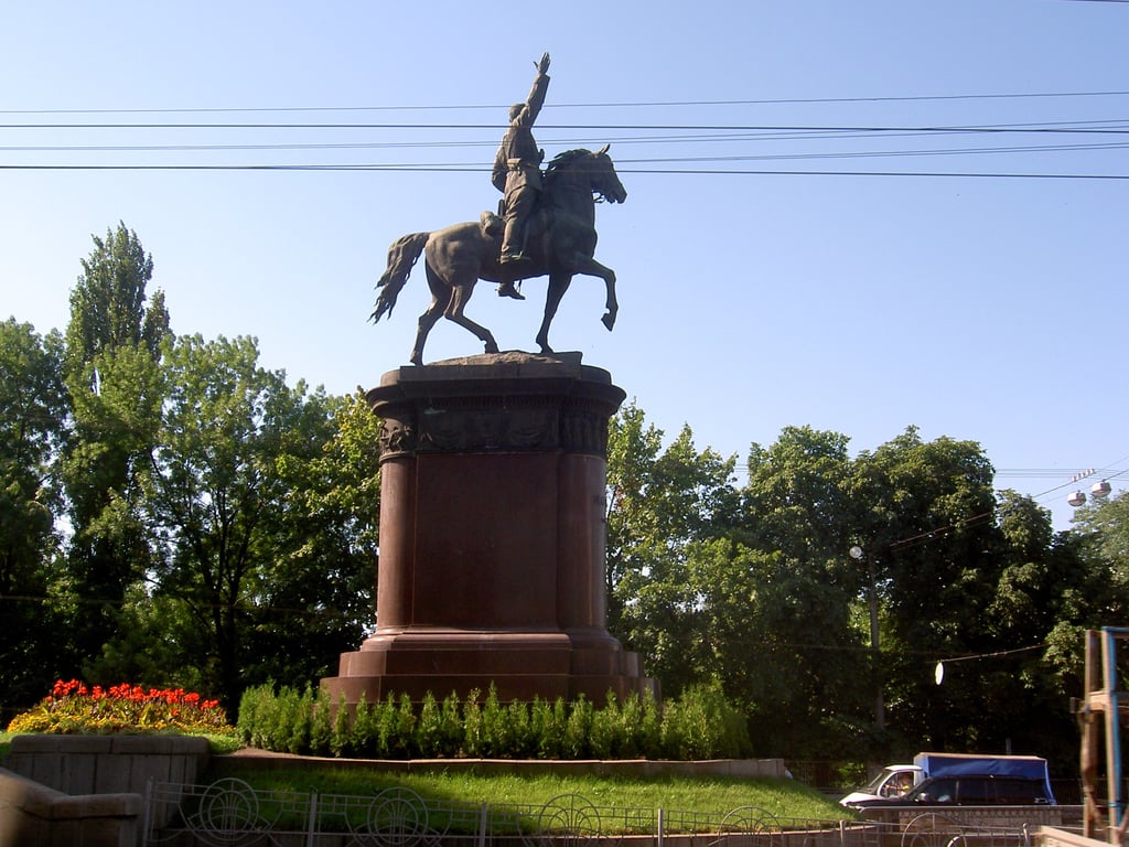 Памятник в Киеве