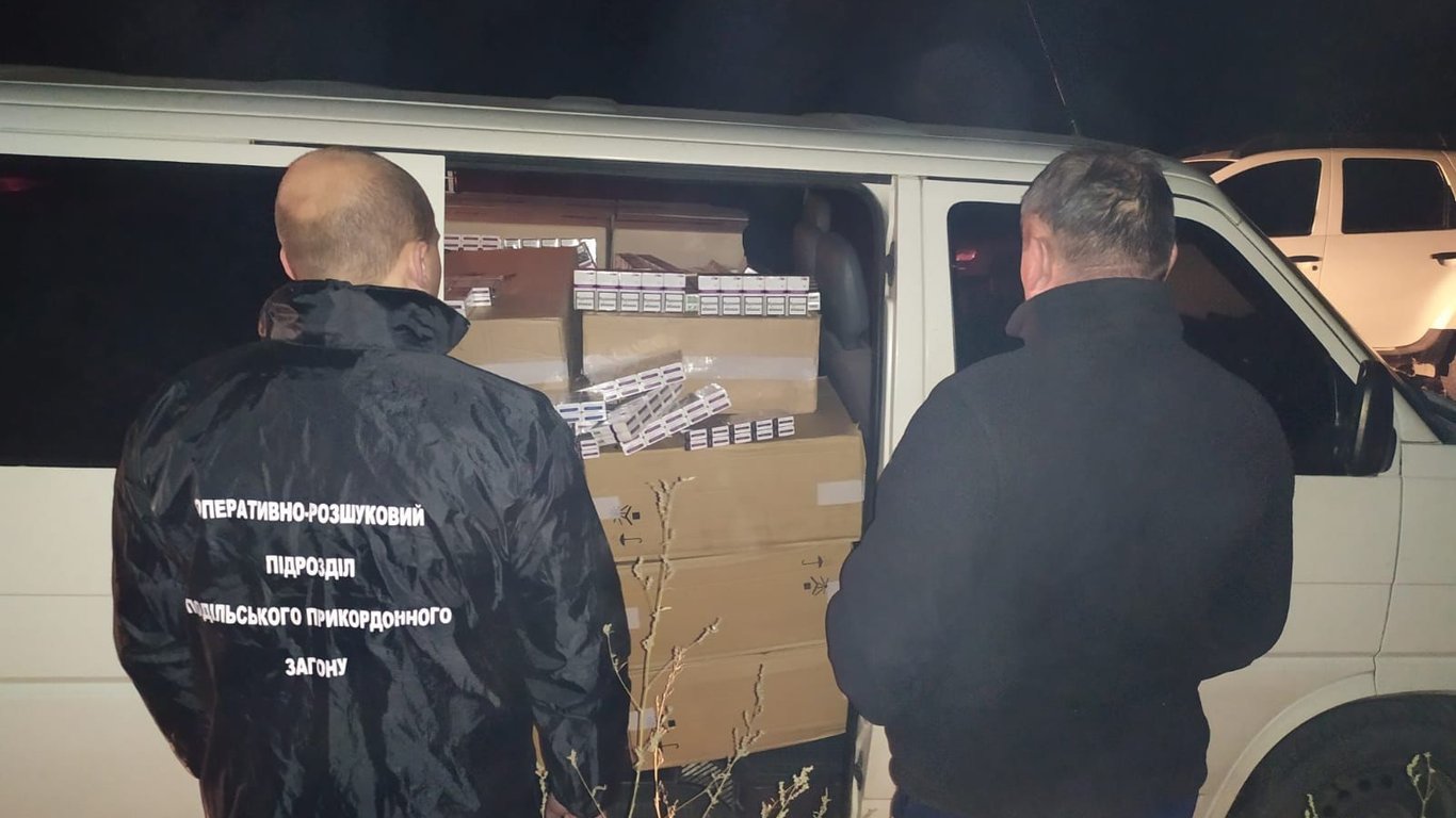 В Одеській області затримали контрабанду цигарок