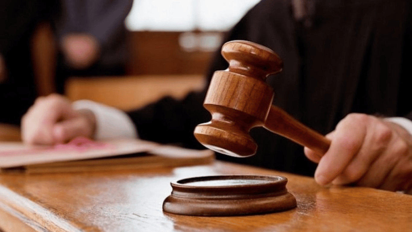Експосадовця судитимуть за підозрою у службовій недбалості