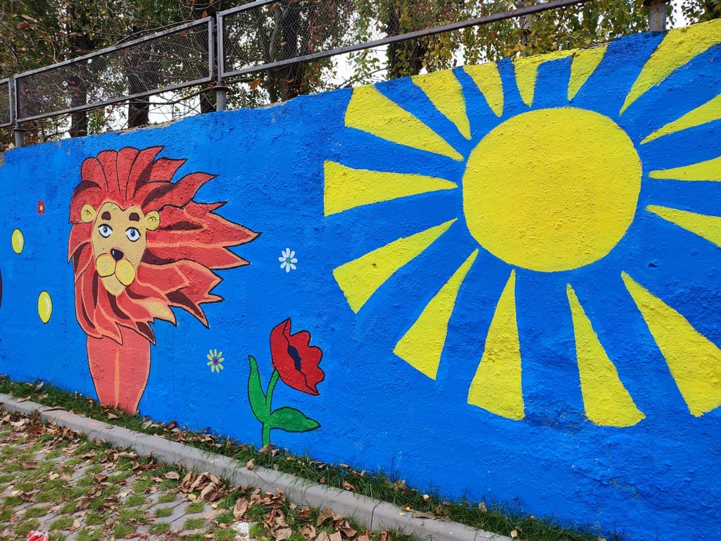 Дети создали самую длинную роспись в Киевской области