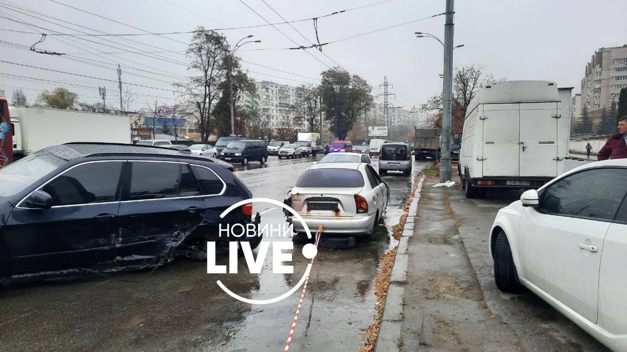 НовиниLIVE