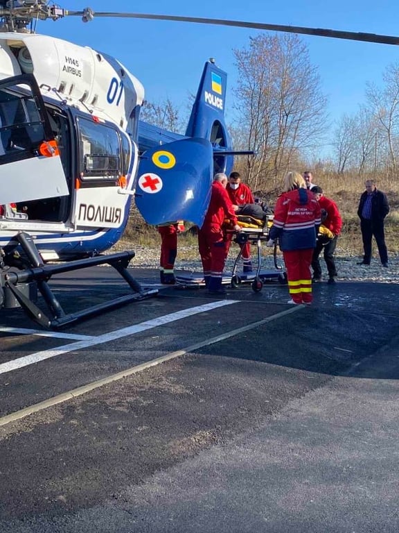 У Львові пацієнта доставили гелікоптером