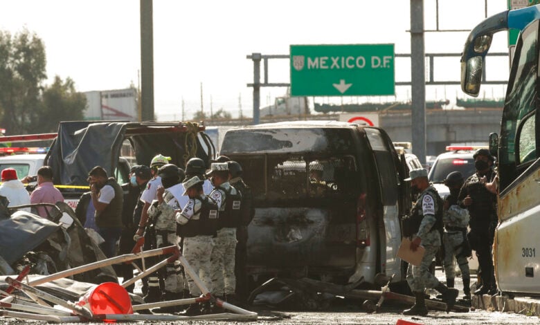 вантажівка протаранила машини в мексиці