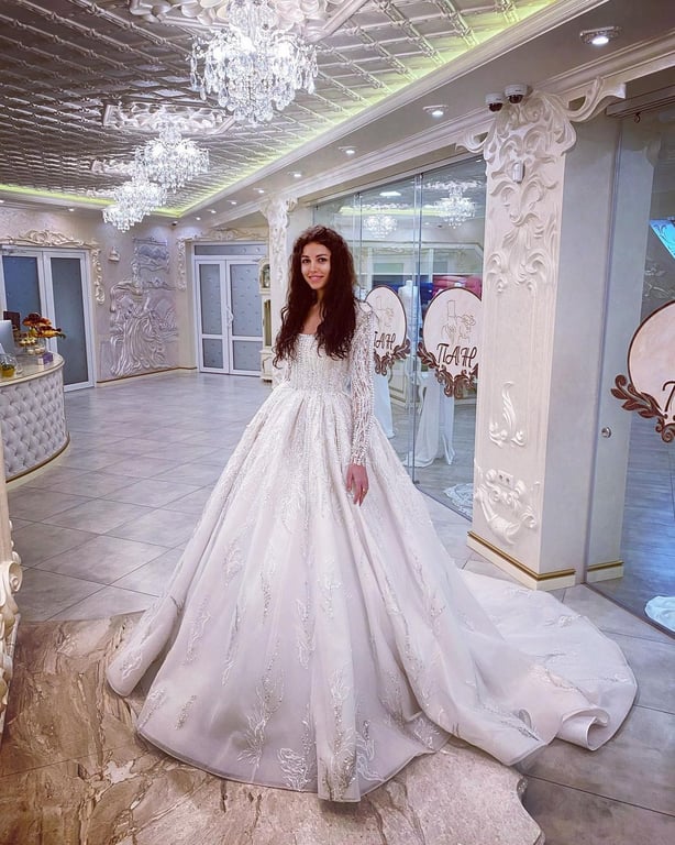 Анна Богдан в свадебном платье