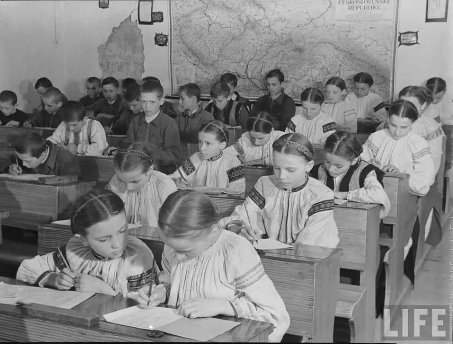 Украинские школьники в 1939 году