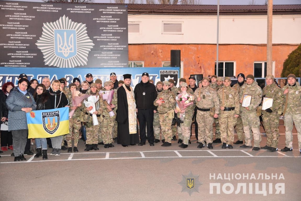 Забезпечували безпеку на Донбасі: в Одесу з ООС повернулися поліцейськ