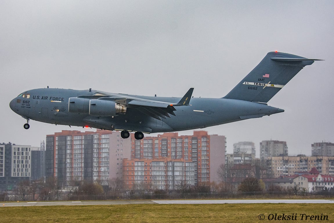 Макдоннелл Дуглас/Боїнг" С-17