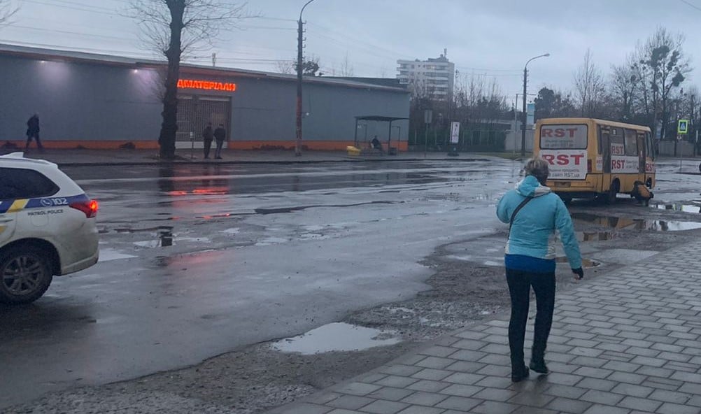 Аварія у Львові - маршрутка протягла труп жінки