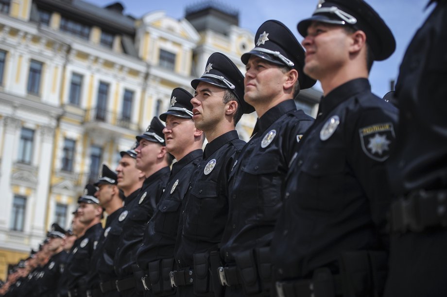 Патрульна поліція, звільнення з поліції, Нацполіція Україна