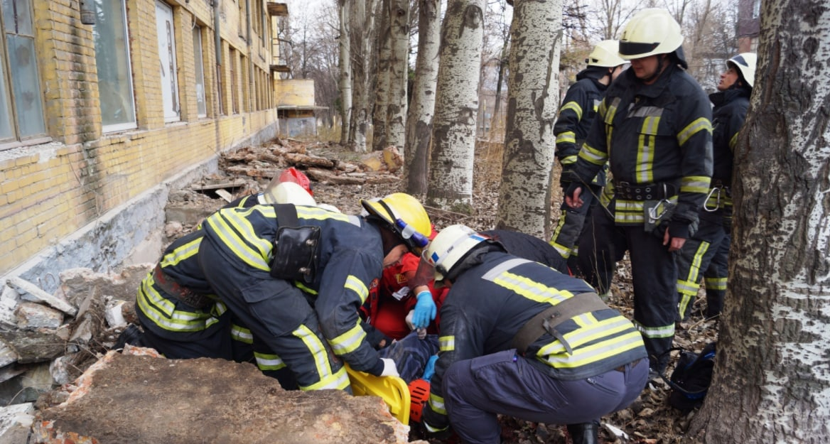 У Запоріжжі обвалився балкон 4 поверху - загинув чоловік