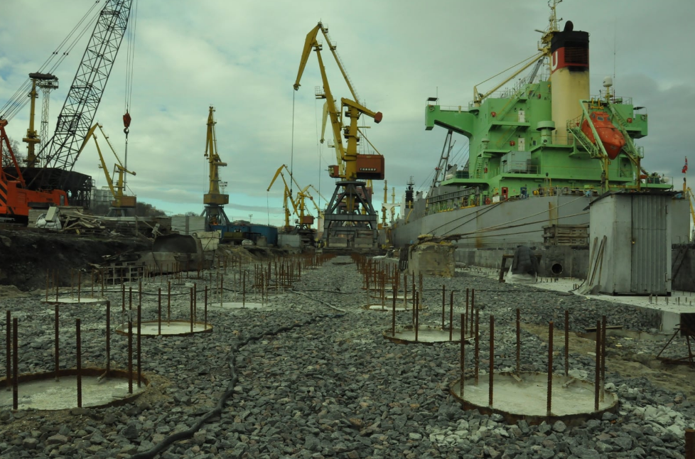 В Одеському порту завершили на 69% робіт на причалі - фото