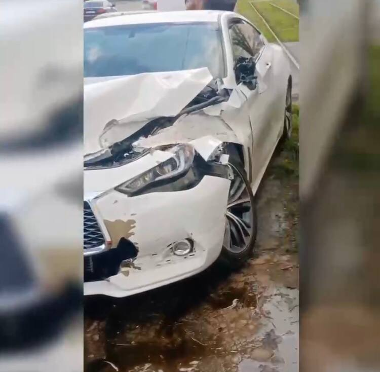 На Фонтані Infiniti влетіла до трамвая - ДТП в Одесі - фото