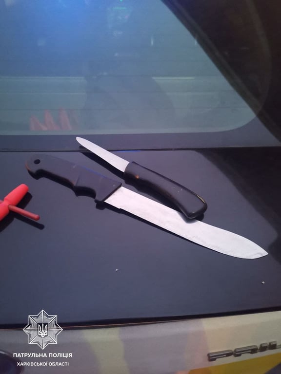 В Харькове мужчина угрожал пассажирам транспорта ножом