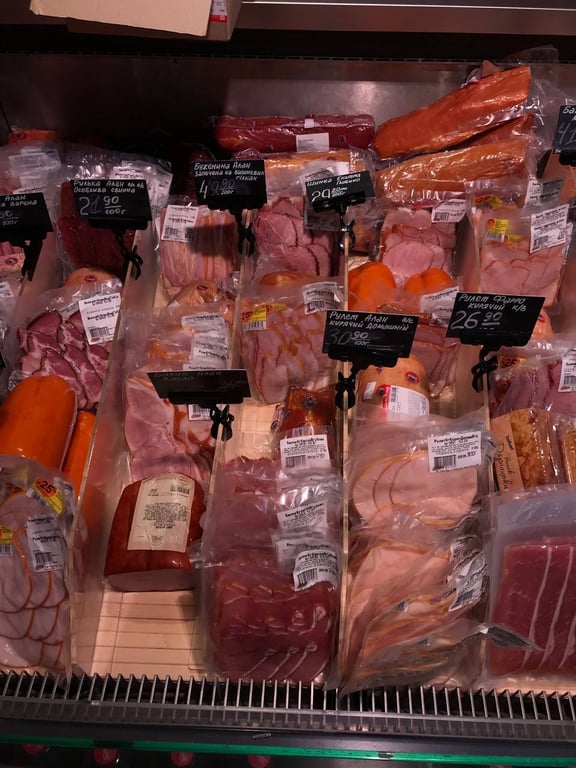 Новорічний стіл 2022, продуктовий кошик Новий рік, ціна продуктів