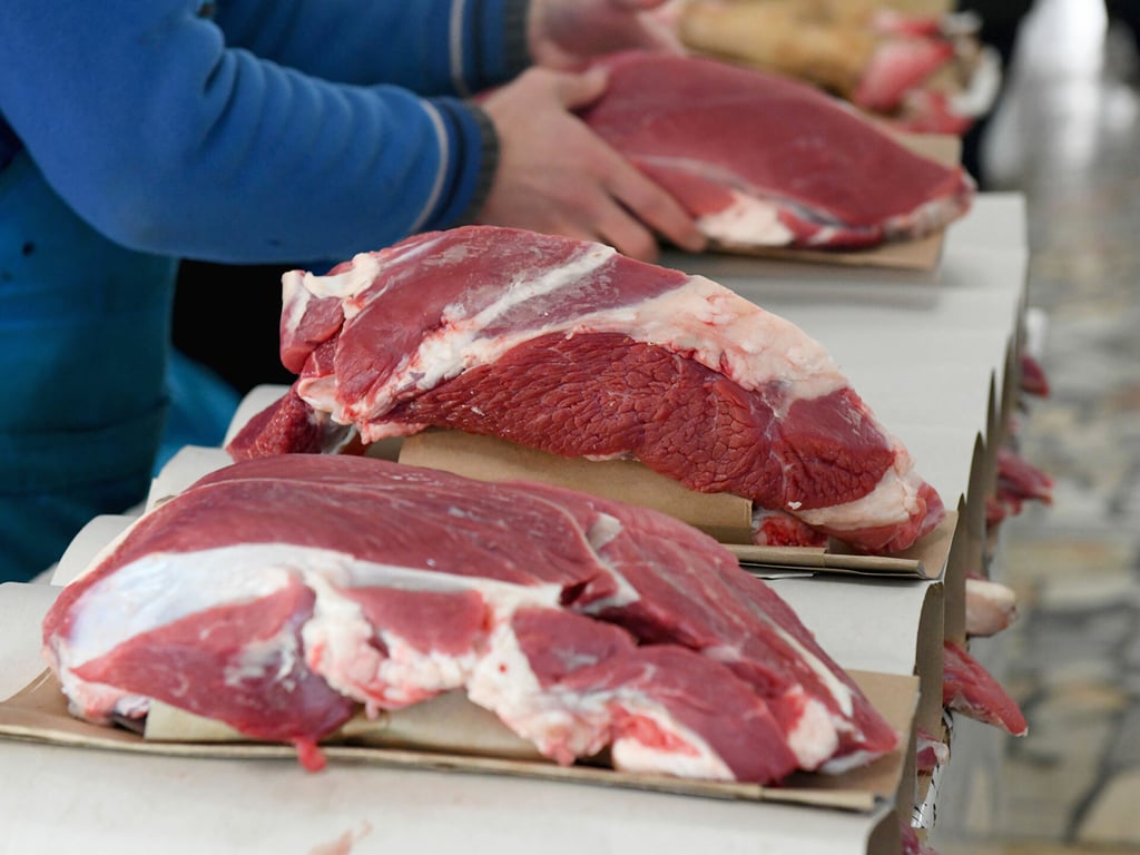 Новорічний стіл 2022, продуктовий кошик Новий рік, ціна продуктів