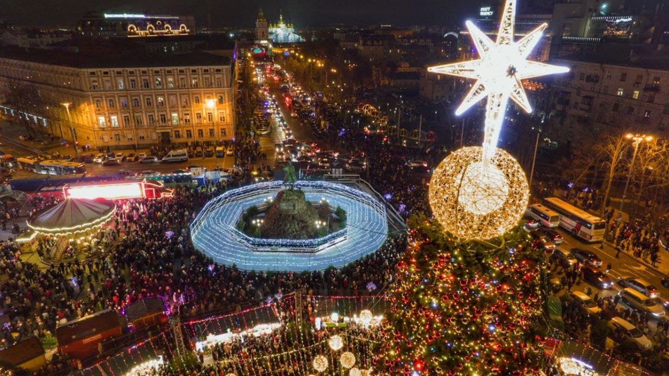 У Києві відкрили головну новорічну ялинку - що відомо