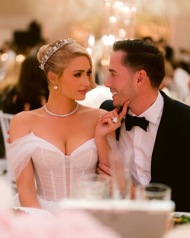 Пэрис Хилтон вышла замуж