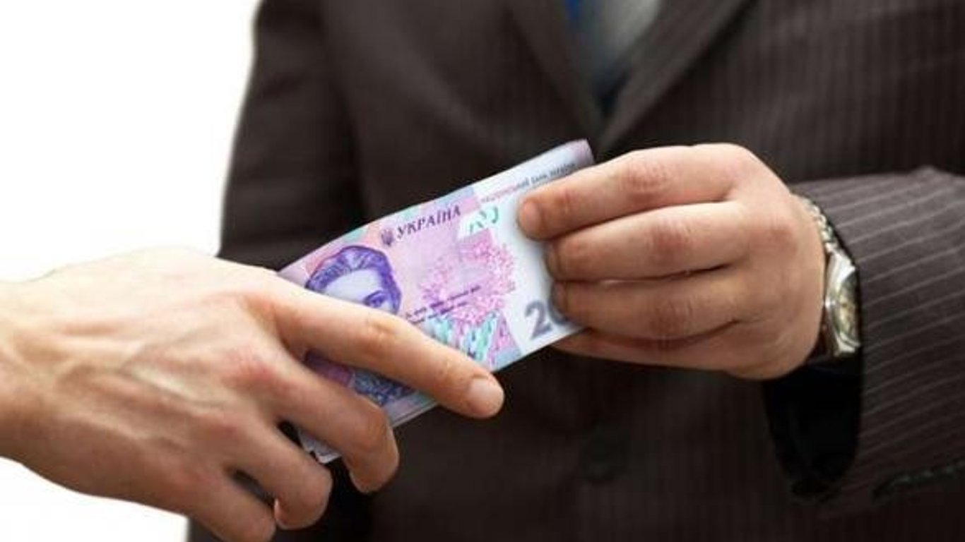 Хабар в Києві - чиновник вимагав $2 тис. за вирішення проблем з авто