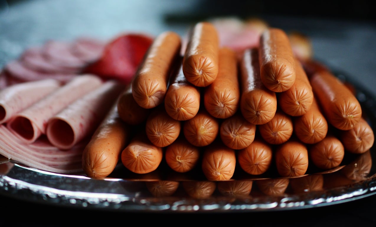 В Україні замість м'яса продають ковбасу-фальсифікат