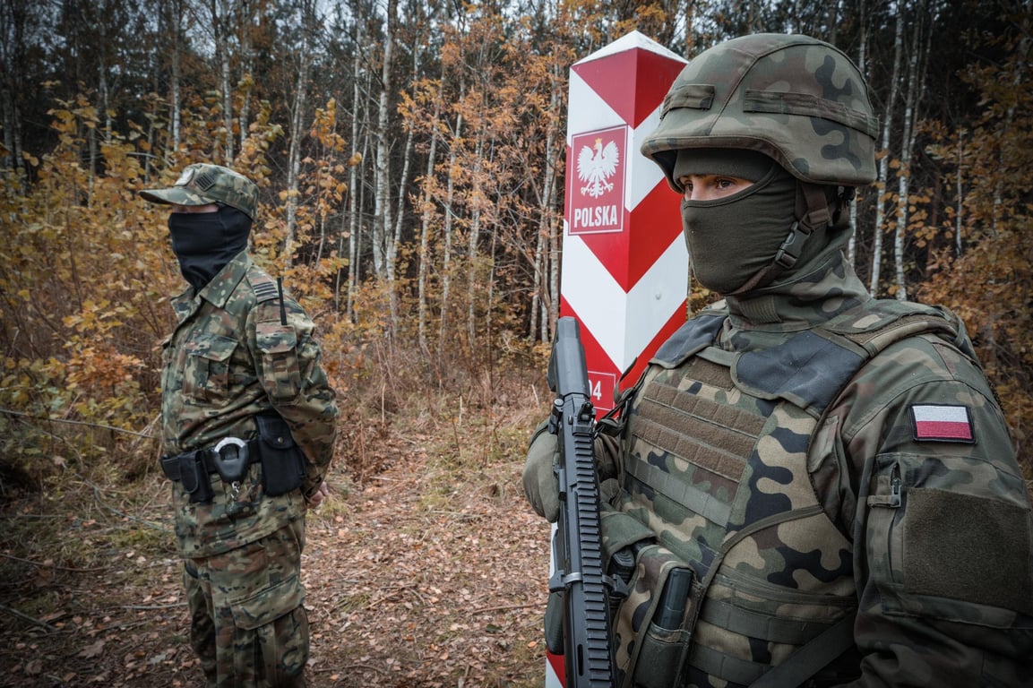 Польща може подовжити паркан до України