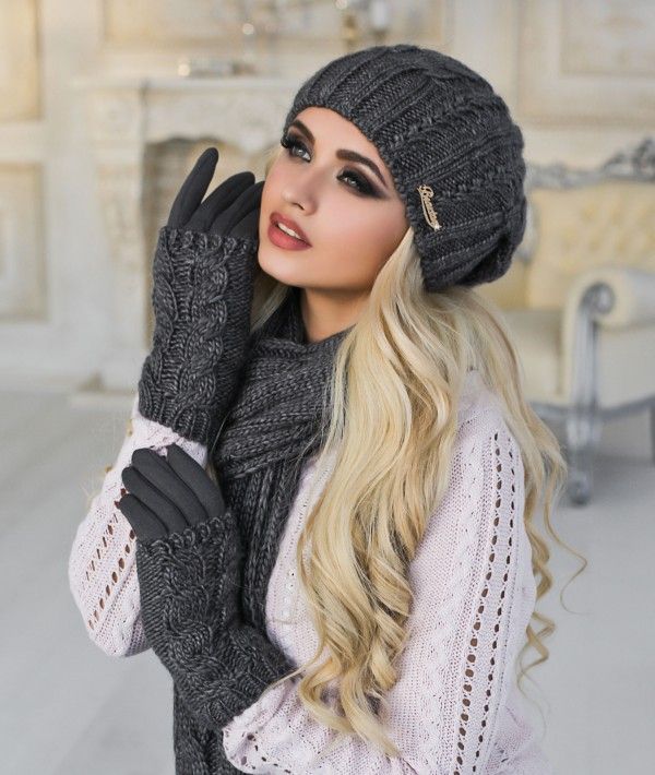 шапка и шарф одинаковые зимой