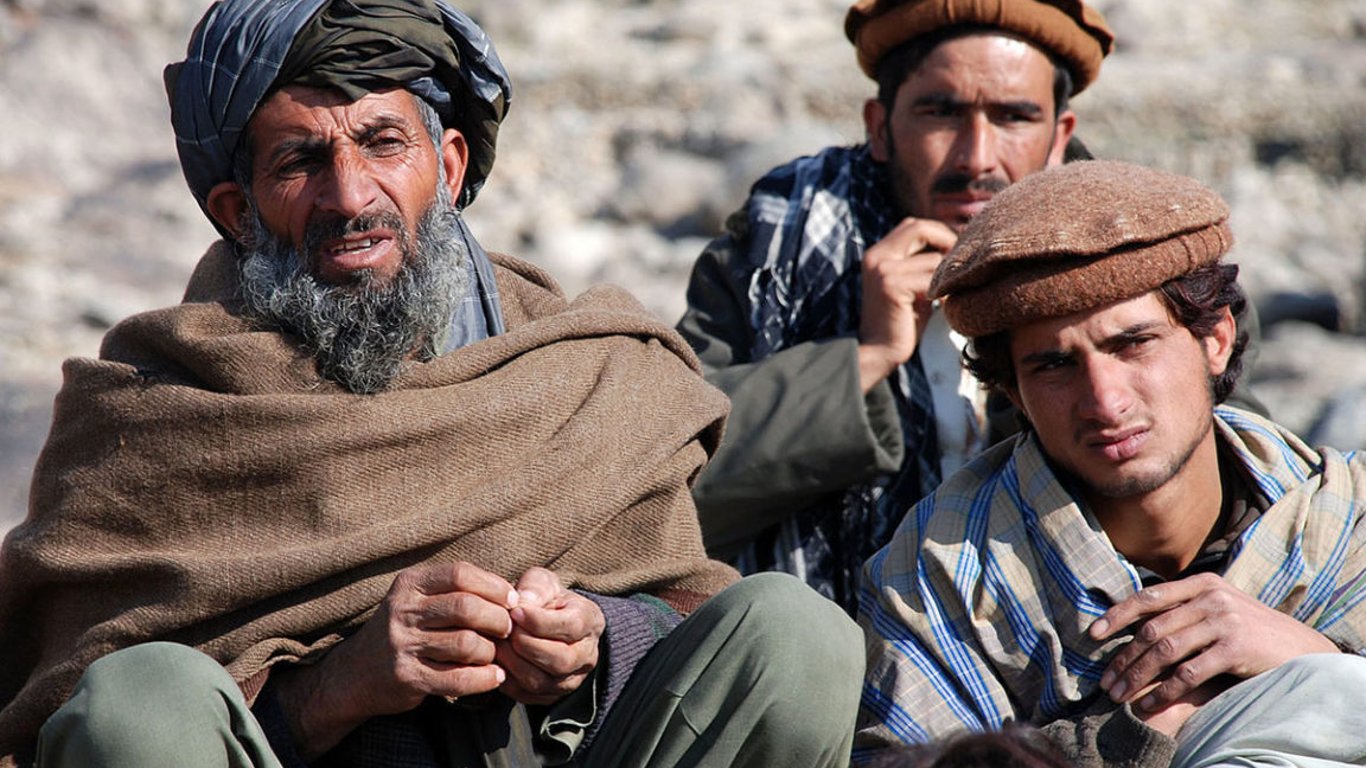 Талибы запретили в Афганистане слушать музыку в авто
