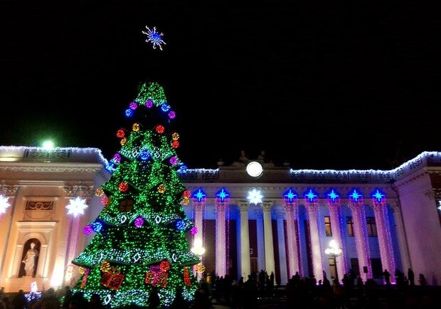 Як змінювалася головна ялинка Одеси за десять років - фото