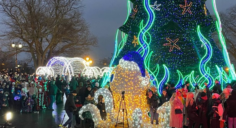 Як змінювалася головна ялинка Одеси за десять років - фото