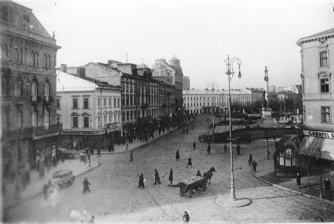 площа Міцкевича, Львів