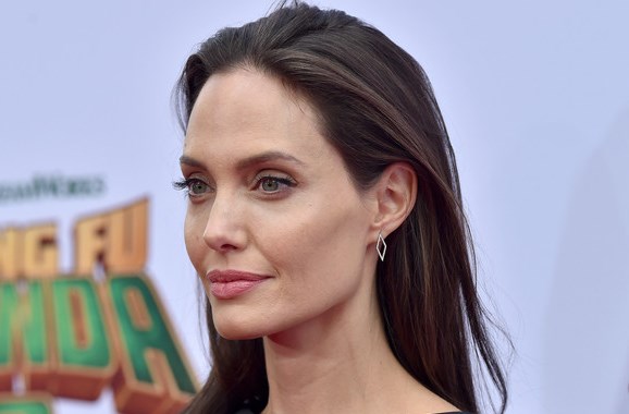 Анджелина Джоли лицо вблизи