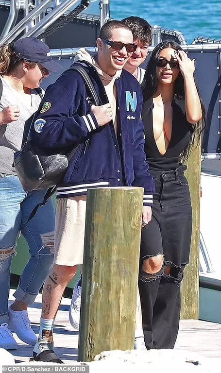 Кардашьян и Дэвидсон - фото