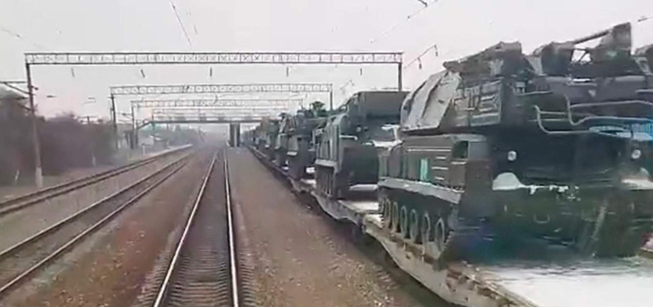 Россия наращивает войска возле украинской границы
