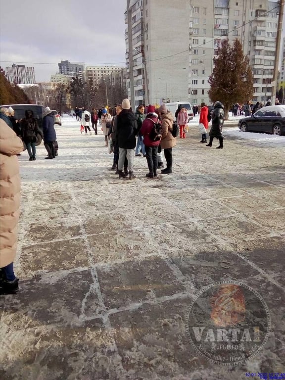 Эвакуация в львовской школе