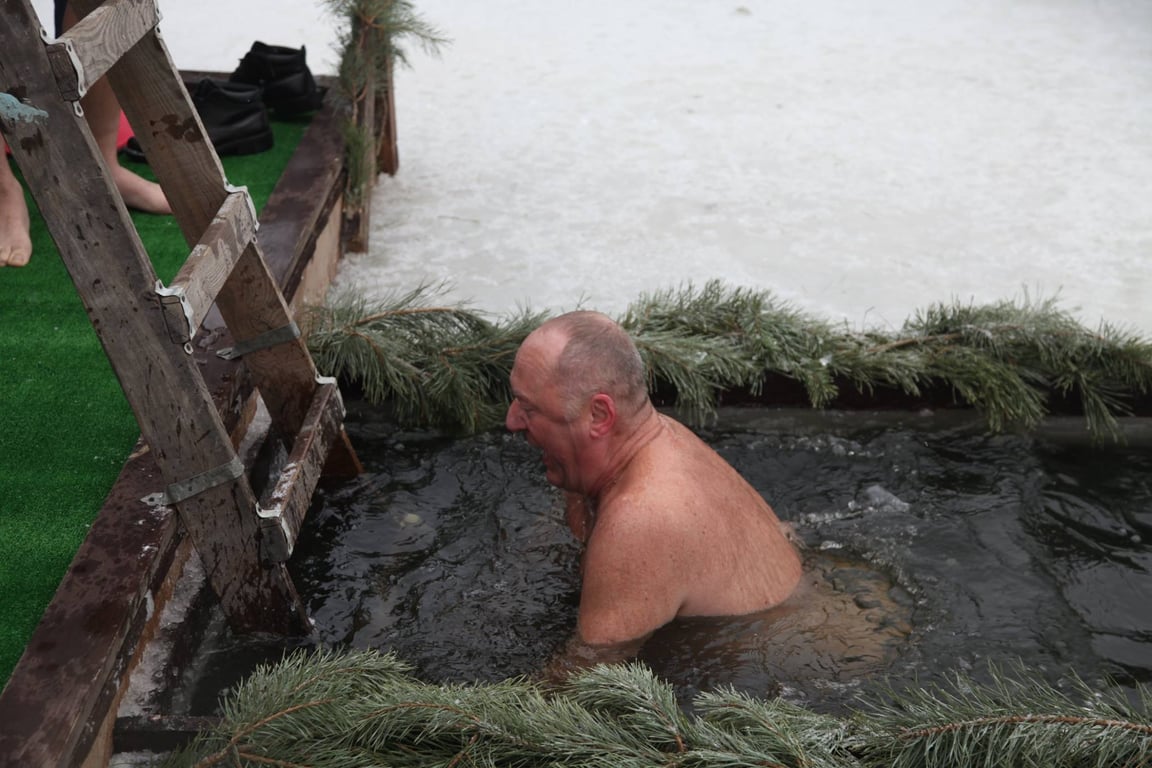 Водохреща Одеса, ополонки Одеська області, моржі Одеси