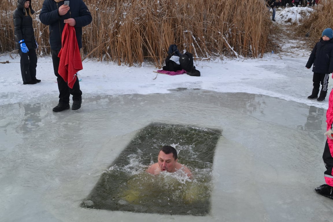 Водохреща Одеса, ополонки Одеська області, моржі Одеси