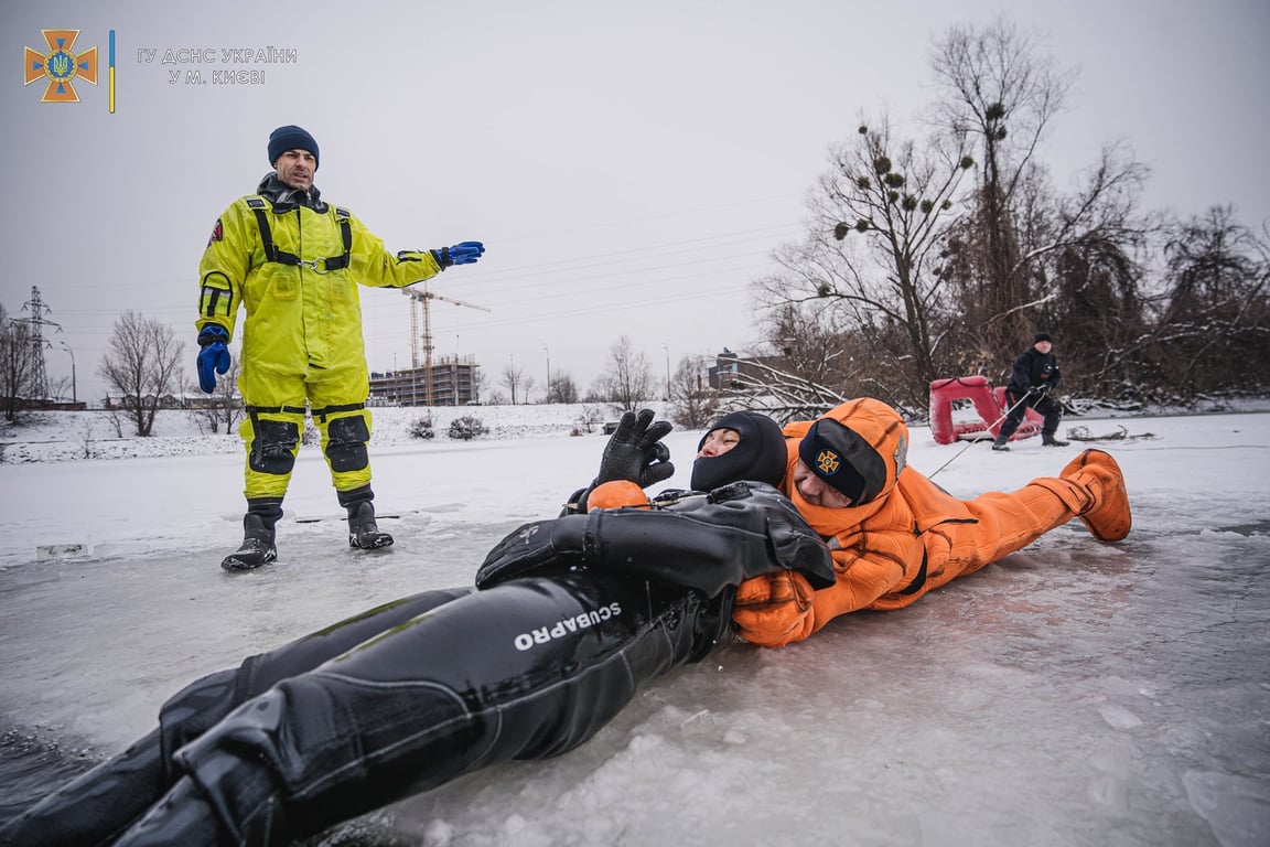 як врятувати людину на льоду