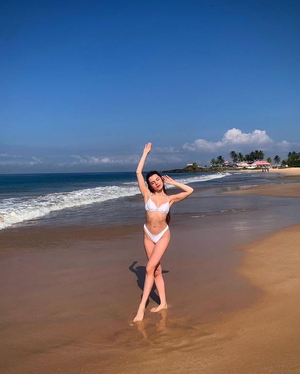 Кристина Соловий в купальнике