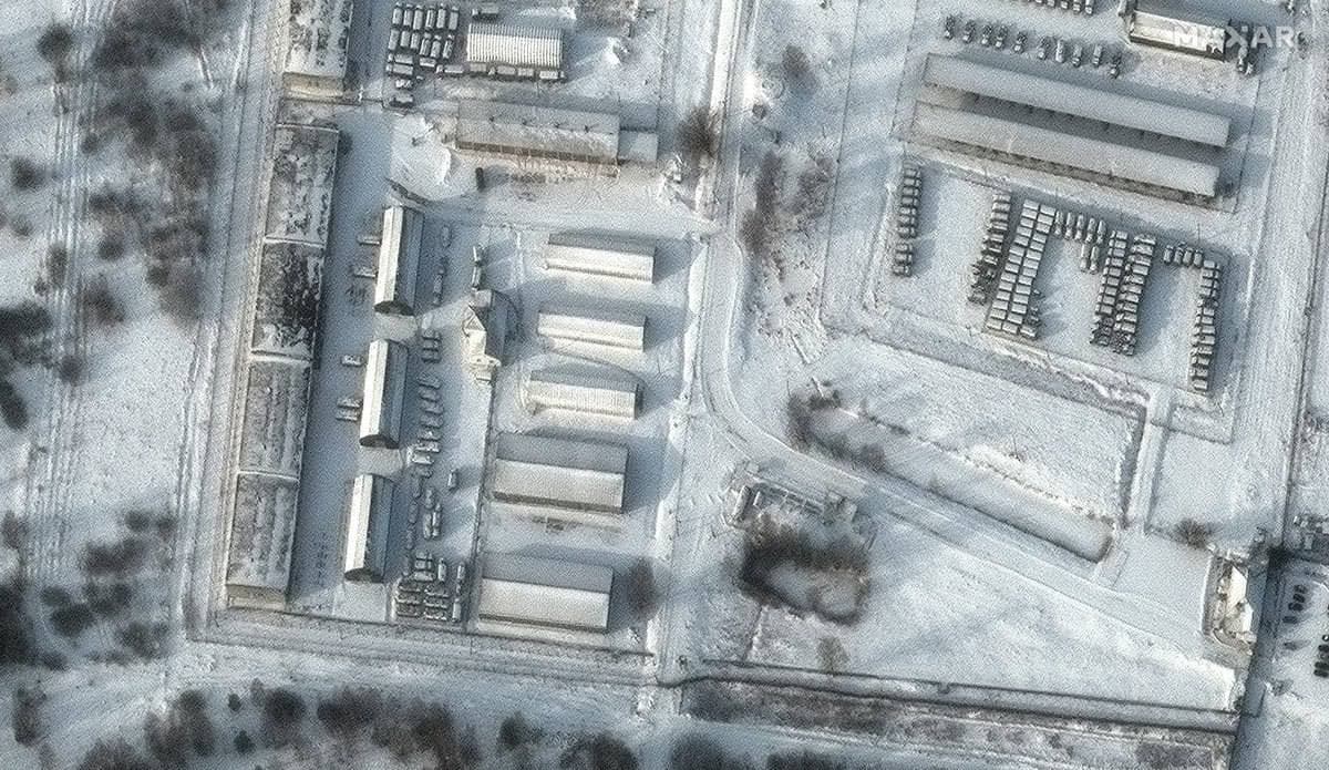 Супутникові знімки армії РФ біля кордону України