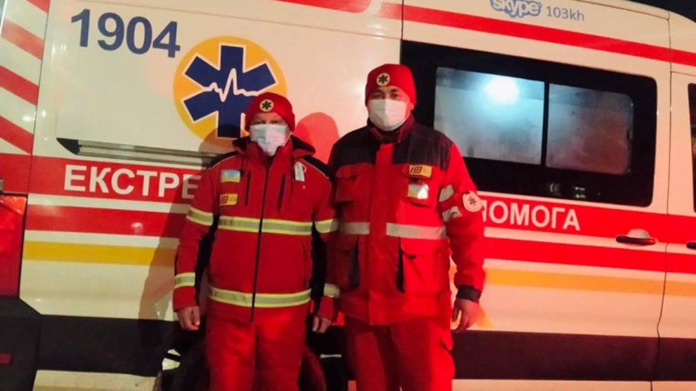 У Харківській області "швидкій" вдалося врятувати двох людей від клінічної смерті