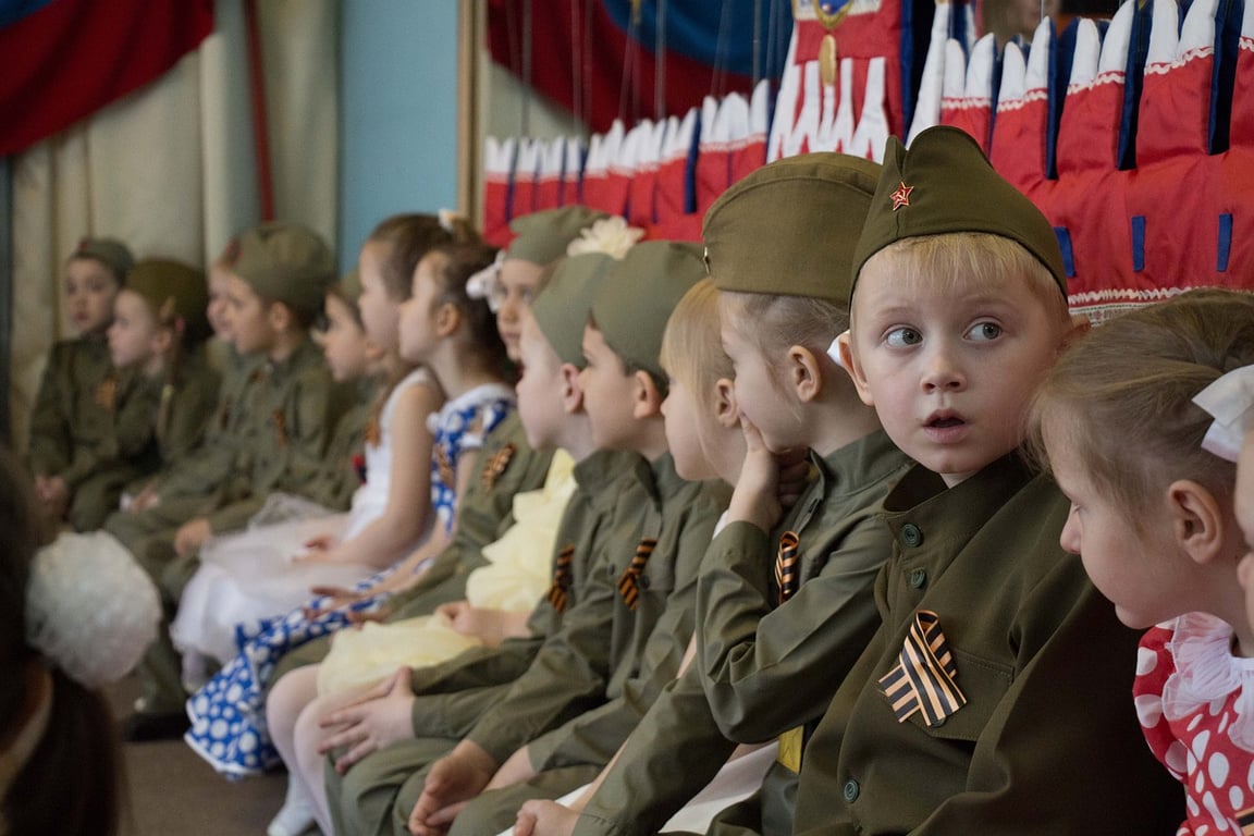 как детей учат воевать