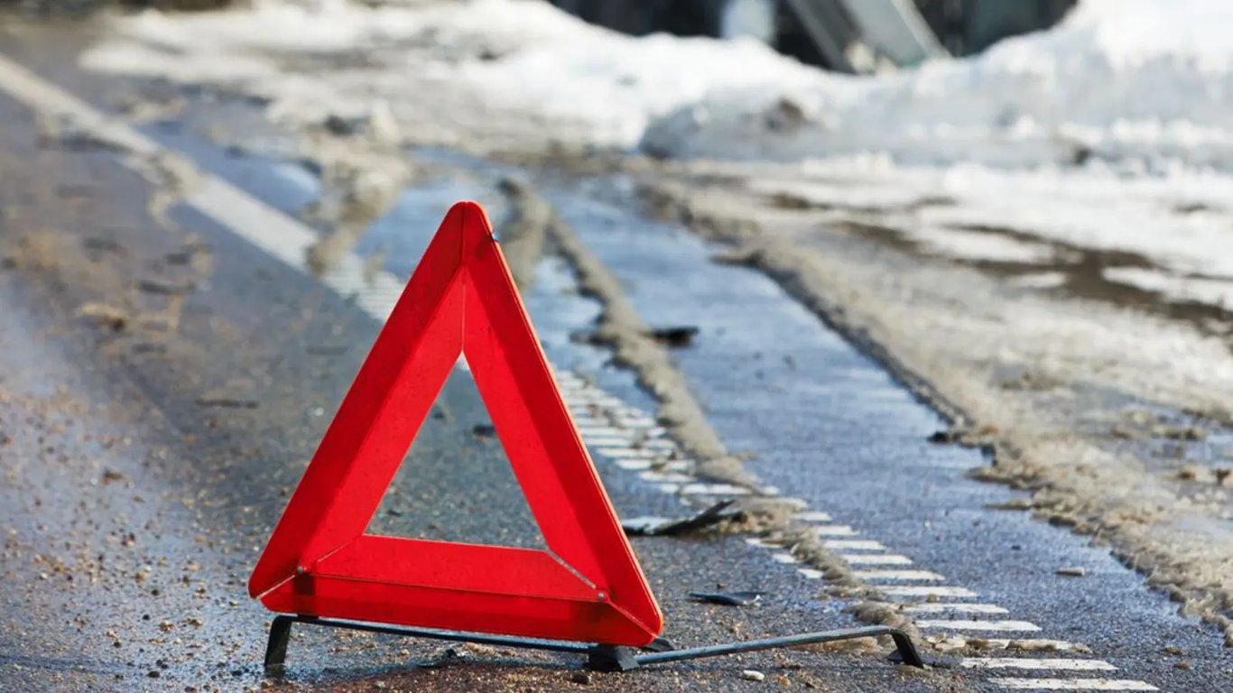 ДТП Киев - на Троещине из-за аварии образовалась пробка