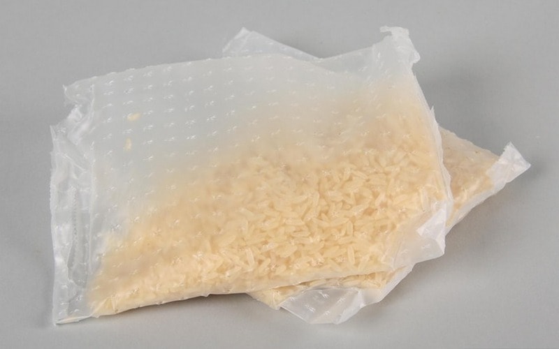 Как разморозить стекло в автомобиле  - пакетик с рисом