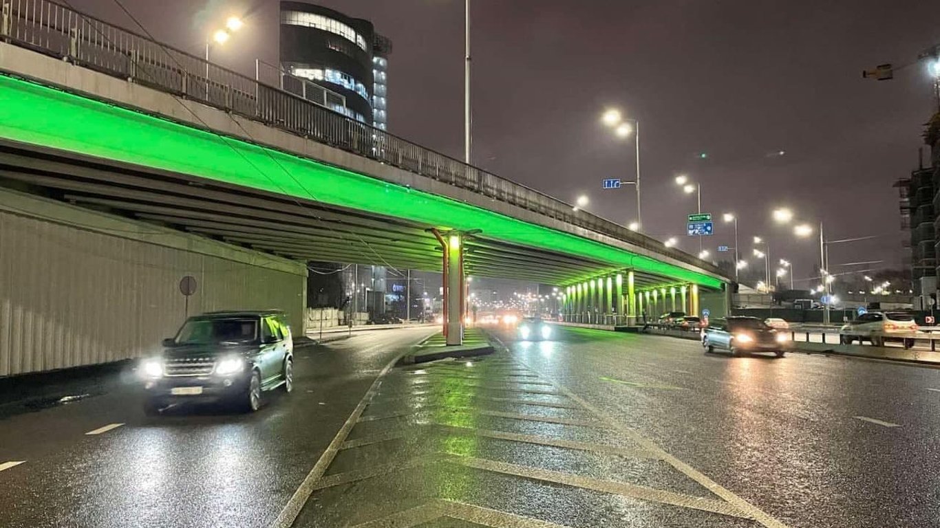 Міст на Куренівці ефектно підсвітили - Новини Києва