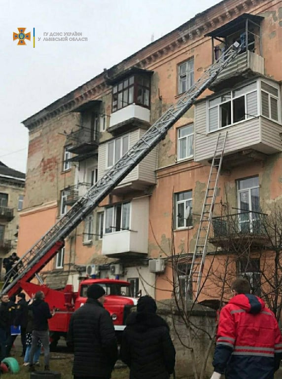 На Львівщині рятувальники допомогли під час пожежі