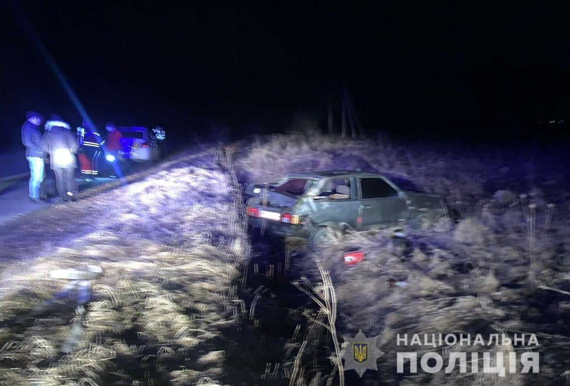 на Львівщині машина з'їхала у кювет