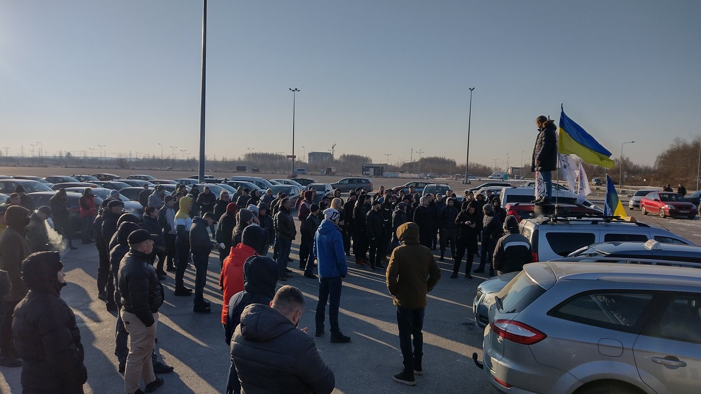 У Львові страйкують таксисти