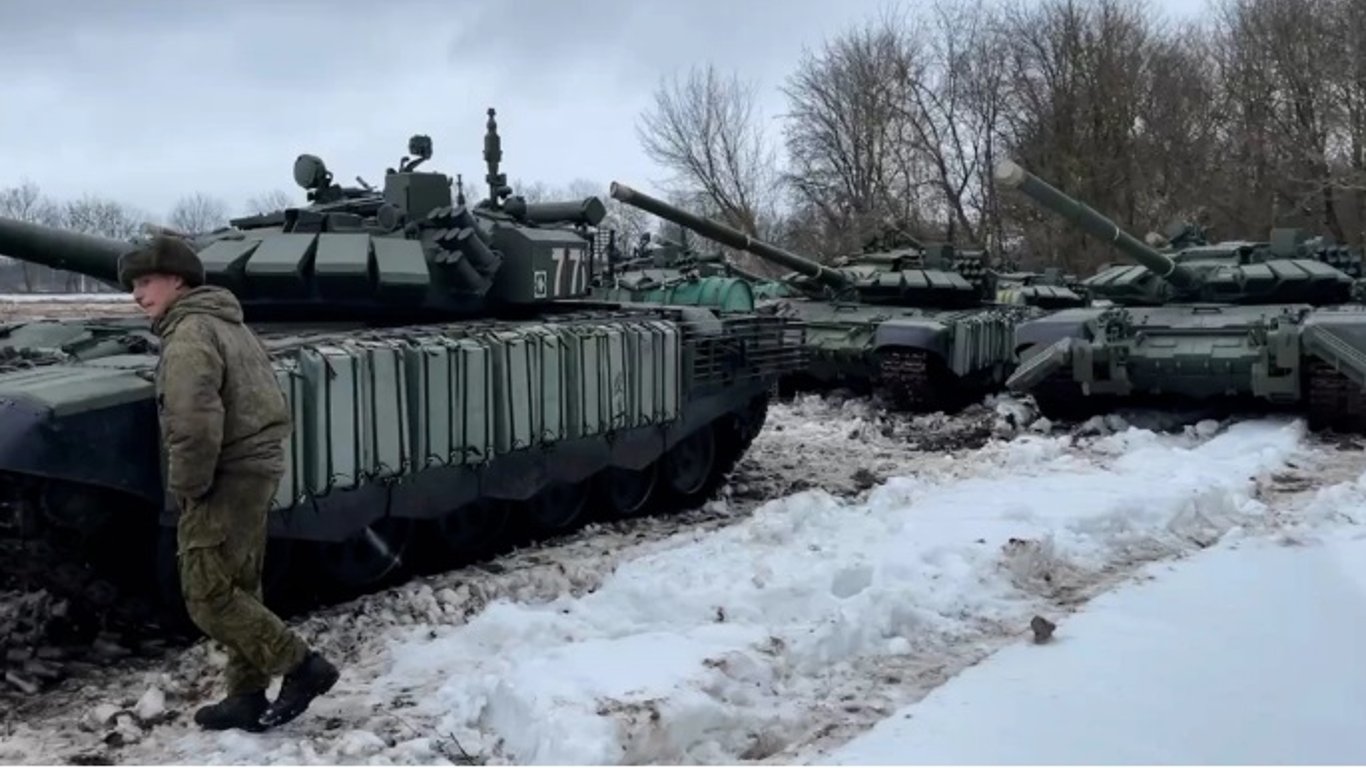 На Харківщині помітили колону ворожої техніки, що рухалася в бік Первомайського