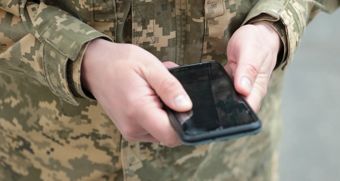 Як військовому захиститись у соцмережах і месенджерах