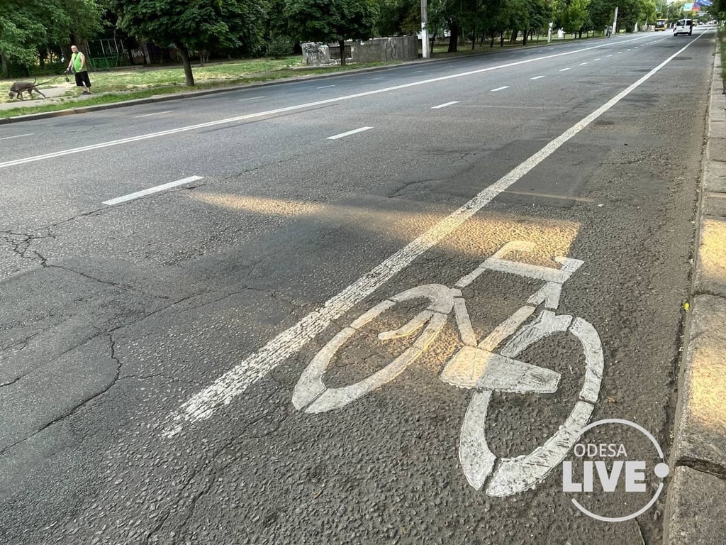 В Одессе на поселке Котовского нарисовали новую велосипедную дорожку