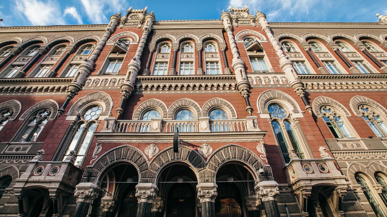 НБУ заборонив українським банкам купуватигривню у іноземних фінустанов